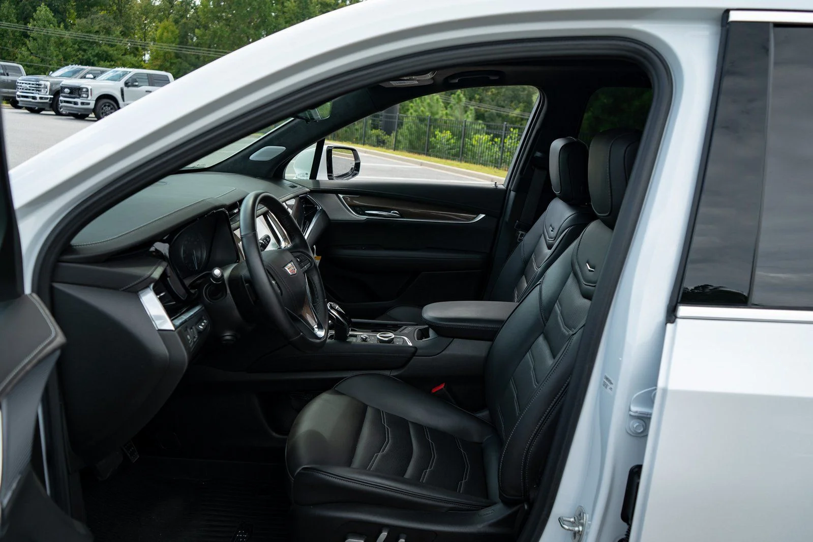 Used 2024 White Cadillac Premium Luxury image 14