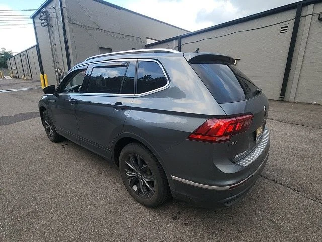 Used 2023 Platinum Gray Metallic Volkswagen 2.0T SE image 4