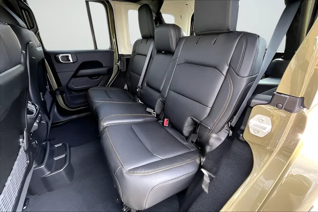 2026 Jeep Wrangler 4-Door Sahara - Photo 14