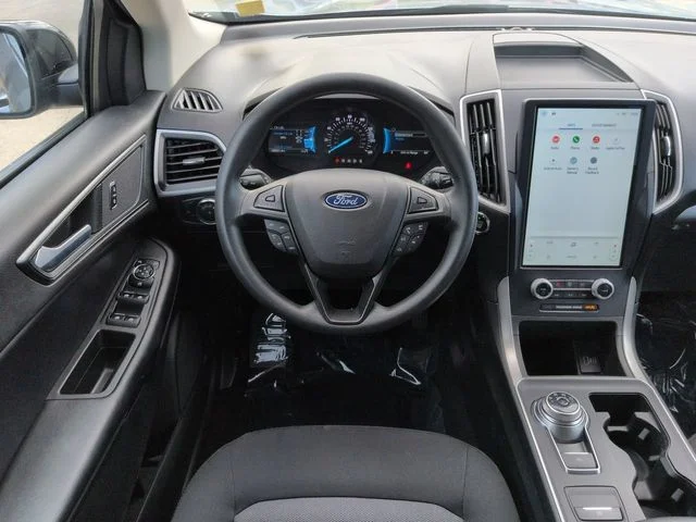 Used 2022 Silver Ford SE image 16
