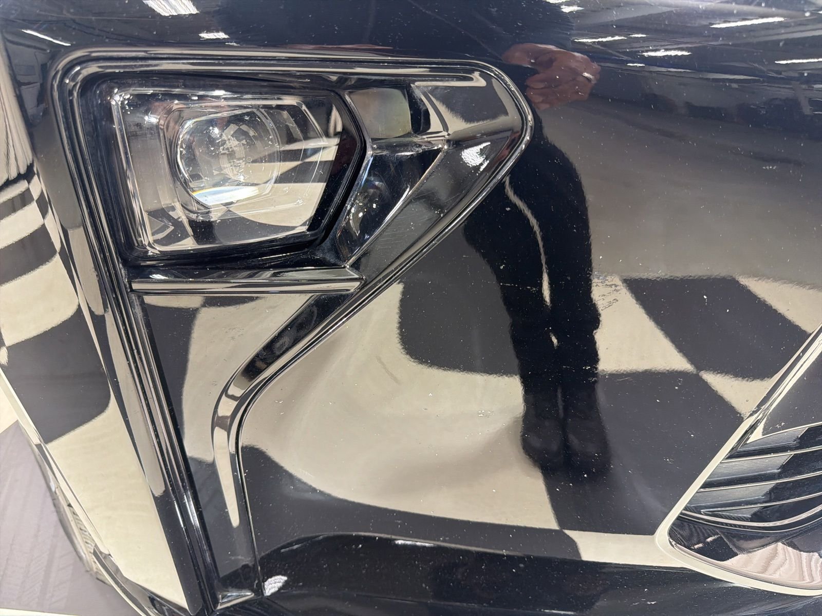 Used 2025 Black Toyota XLE image 35
