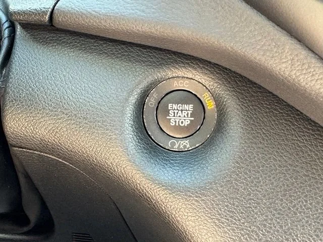 Used 2020 Silver Jeep Trailhawk 4x4 image 32