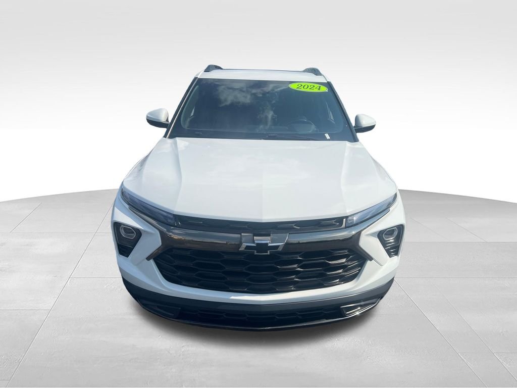 Used 2024 White Chevrolet ACTIV image 8