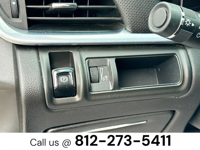 Used 2016 Silver Cadillac Luxury image 10