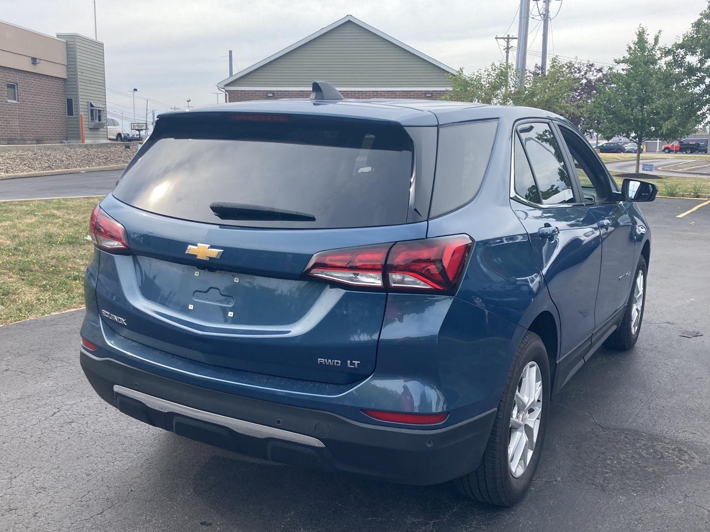 Used 2024 Lakeshore Blue Metallic Chevrolet LT image 7