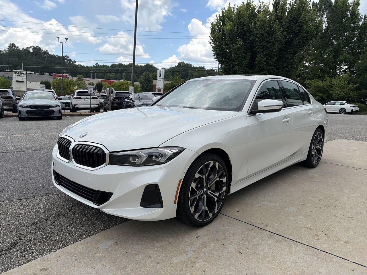 Used 2025 Mineral White Metallic BMW 330i image 4