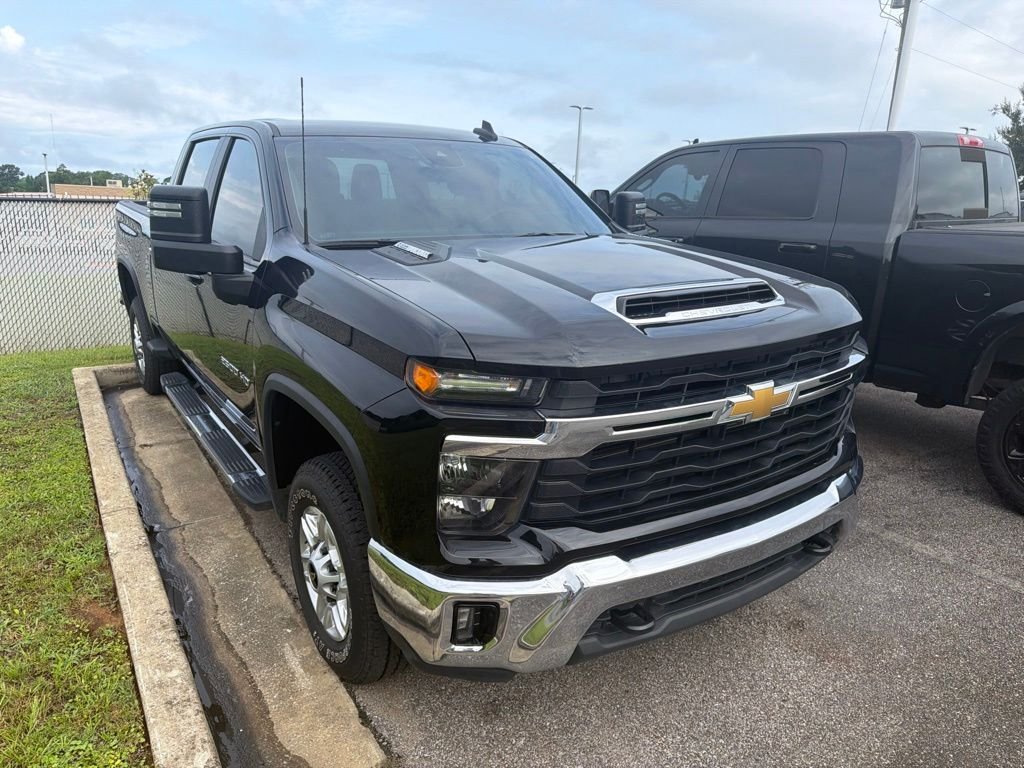 Used 2025 Black Chevrolet LT image 2