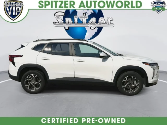 Used 2026 White Chevrolet LT image 17