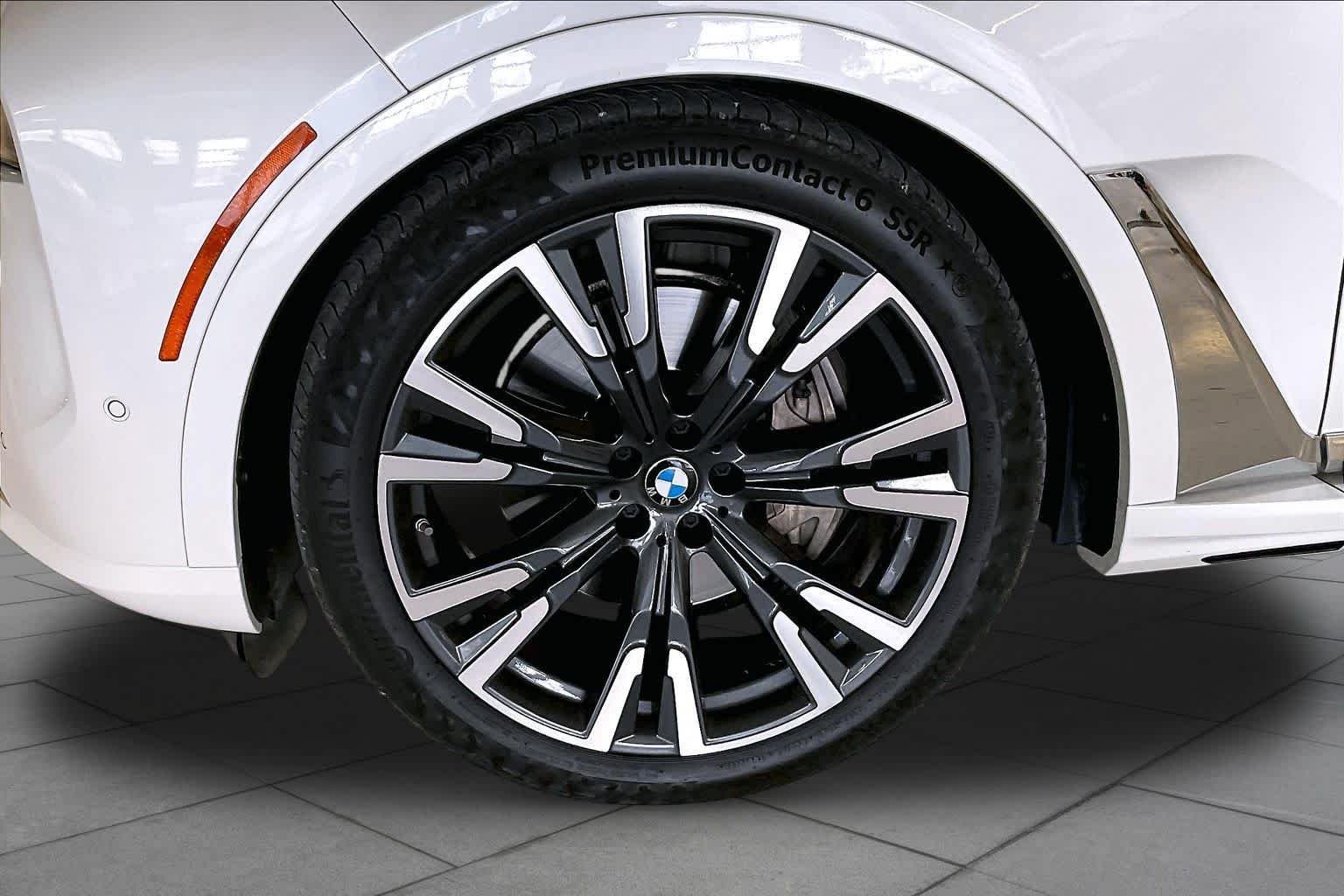 Used 2023 Mineral White Metallic BMW xDrive40i image 10