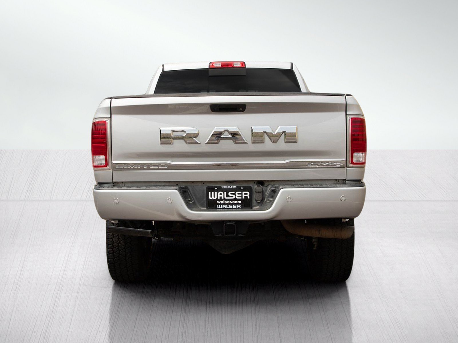 Used 2017 Bright Silver Clearcoat Metallic Ram Laramie Longhorn image 4