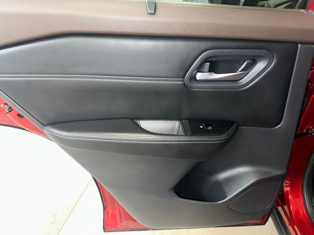 Certified Used 2022 Scarlet Ember Tintcoat Nissan SL image 18
