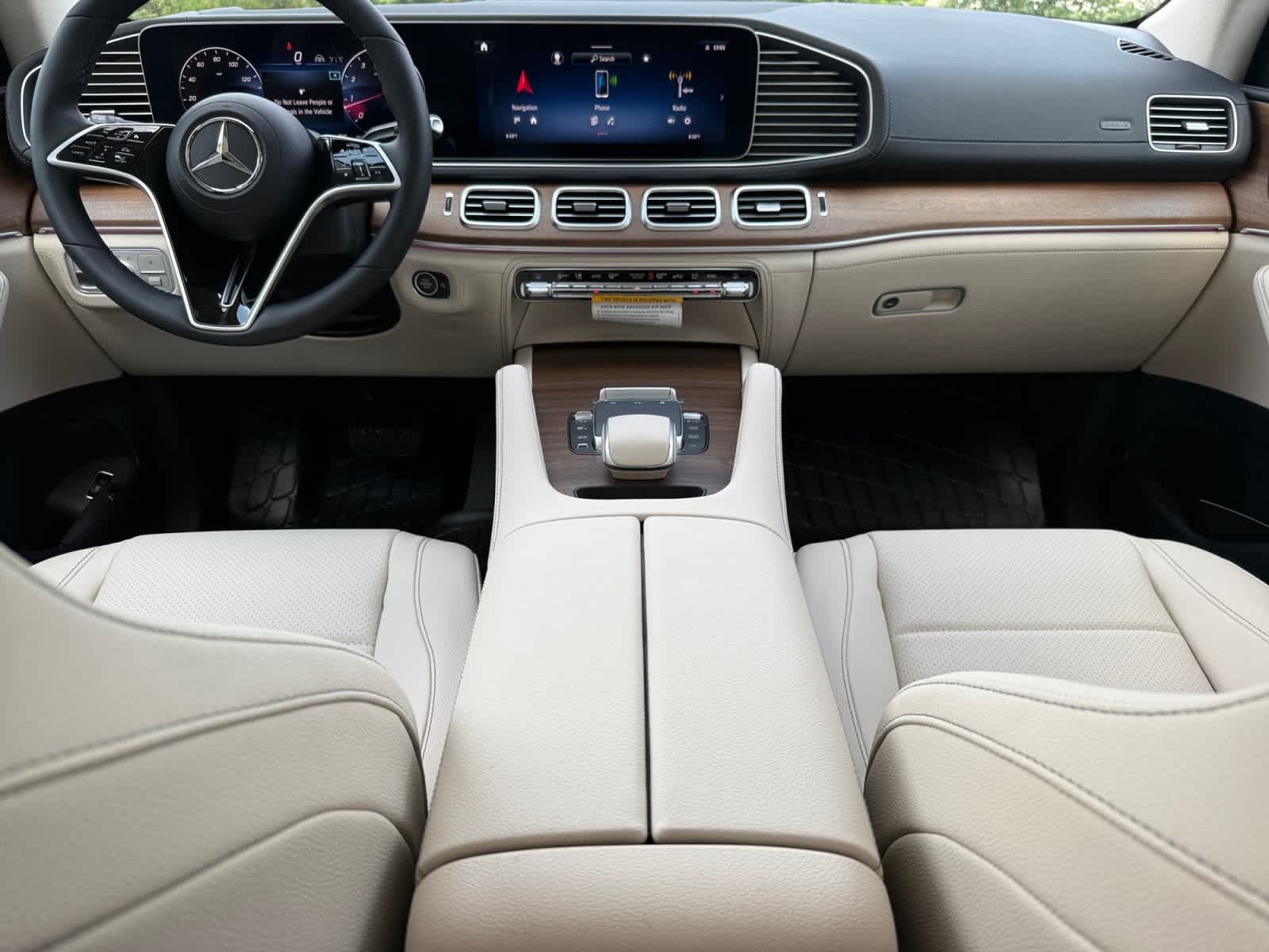 New 2026 MANUFAKTUR Moonlight White Metallic Mercedes-Benz GLE 350 image 13