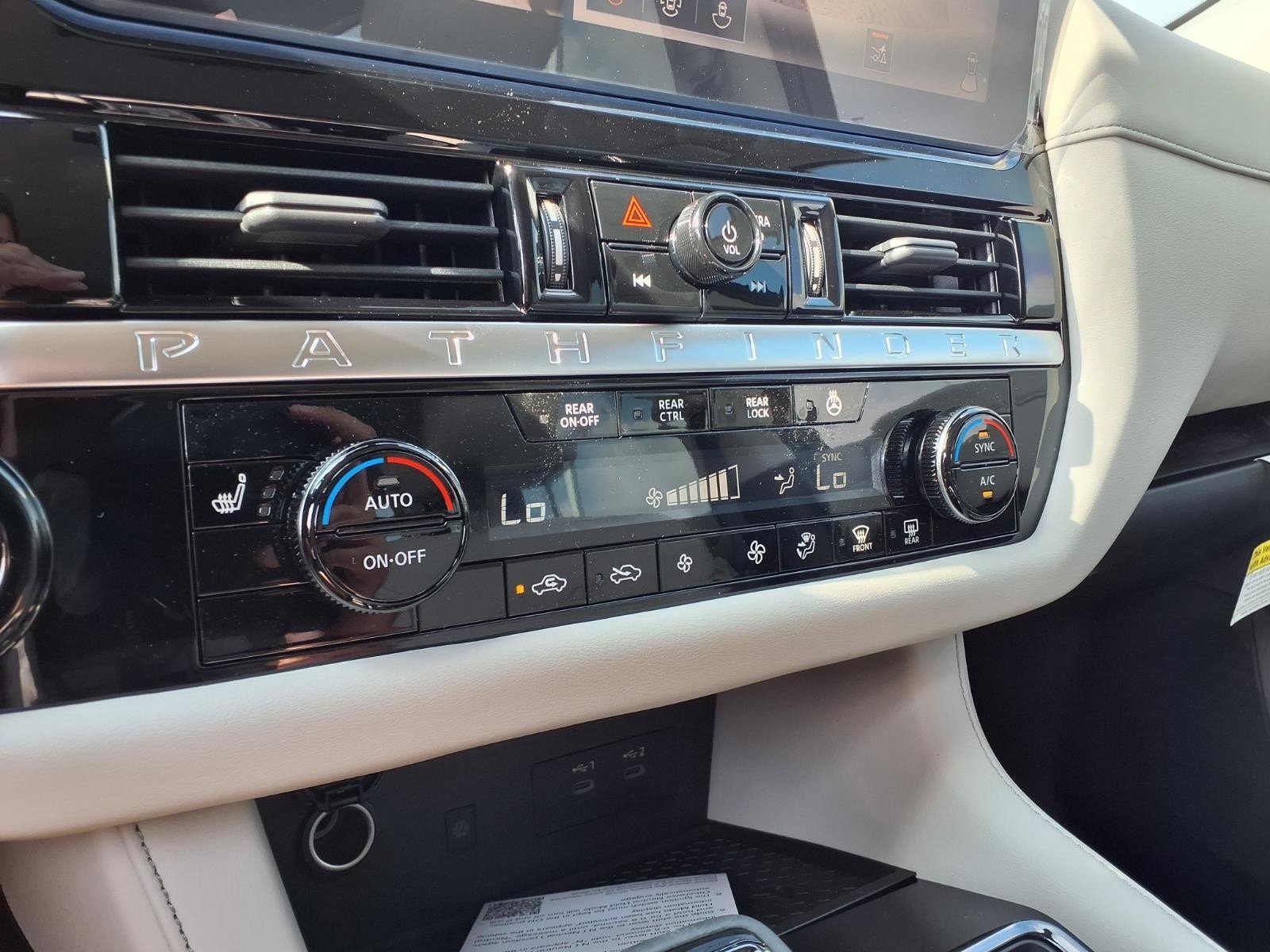 2026 Nissan Pathfinder SL White at Robbins Nissan