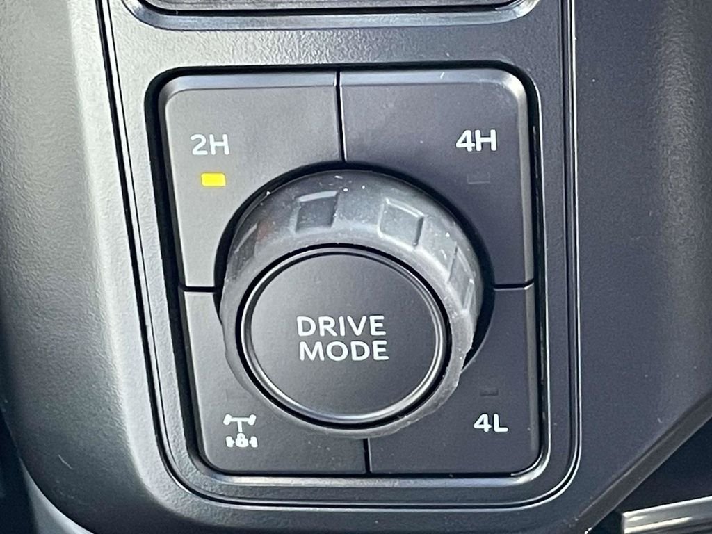 New 2026 Star White Metallic Tri-Coat Ford F-250® Lariat® image 46
