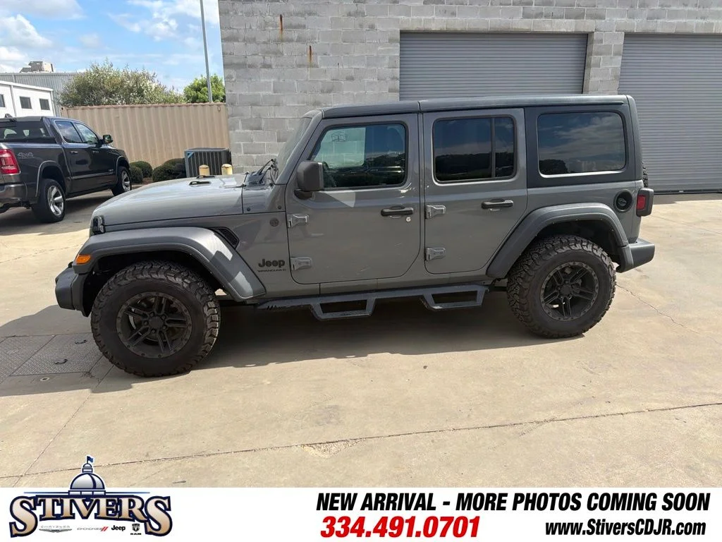 Used 2023 Gray Jeep Sport S image 5