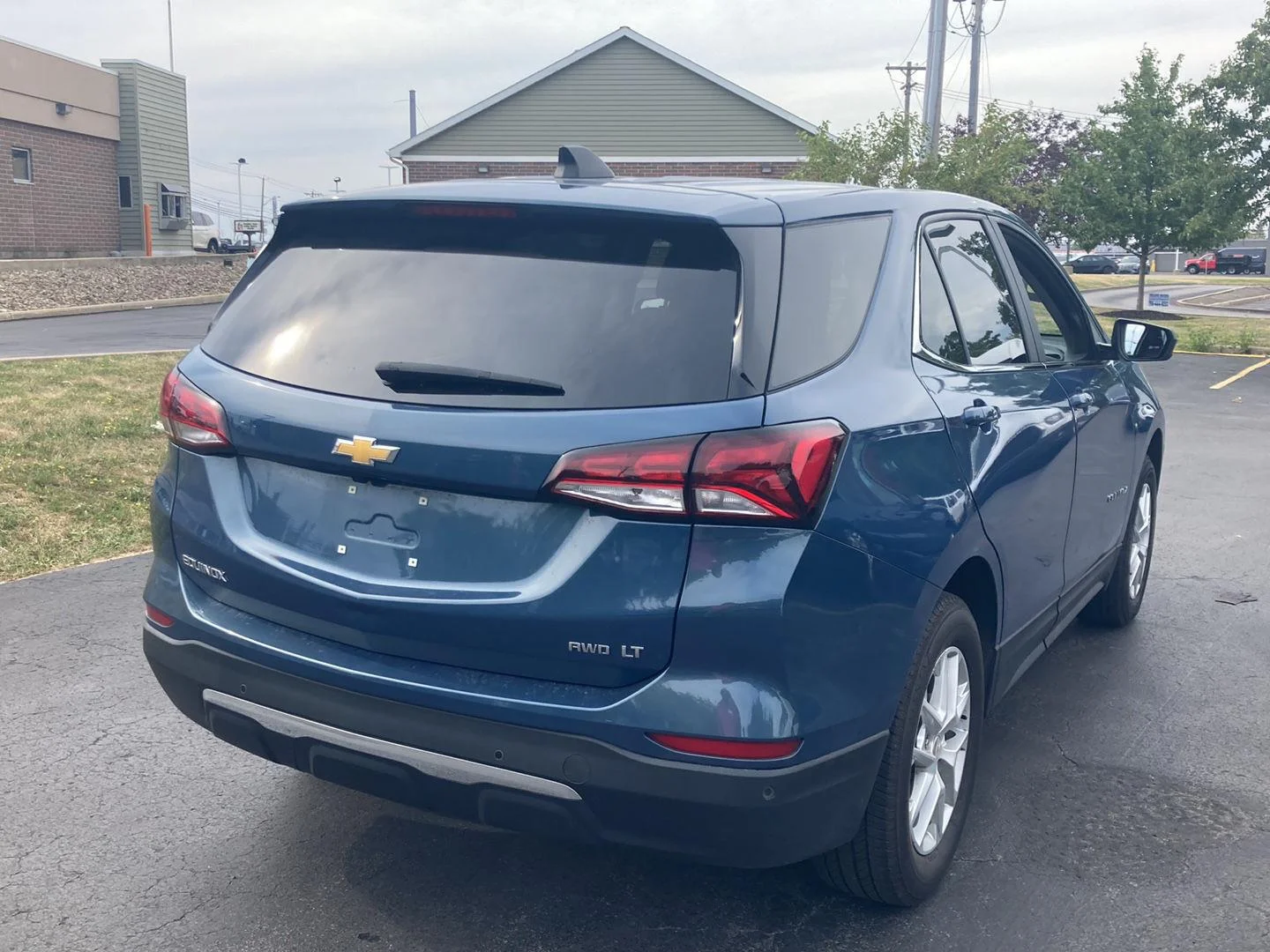 Used 2024 Lakeshore Blue Metallic Chevrolet LT image 7