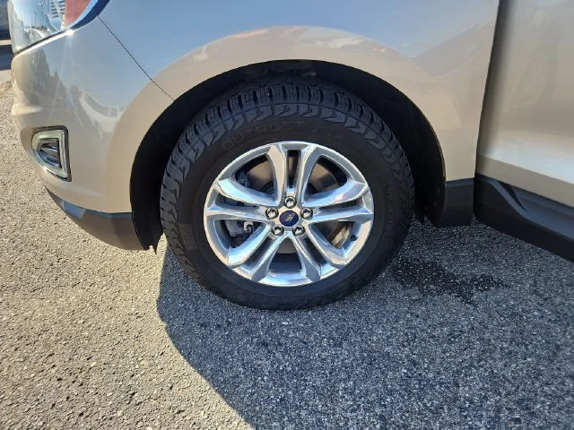 Used 2018 Gold Ford SEL image 27