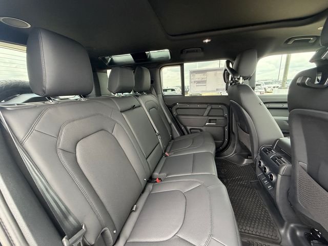 New 2026 Santorini Black Land Rover X-Dynamic SE image 17