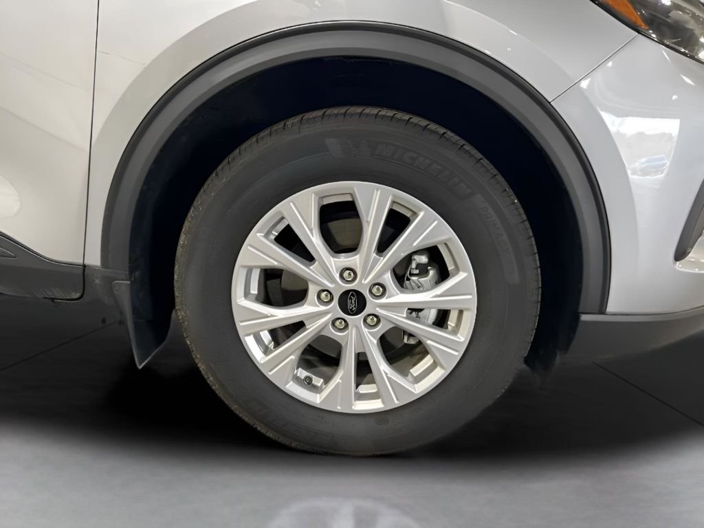 Used 2024 Silver Metallic Ford Active image 10