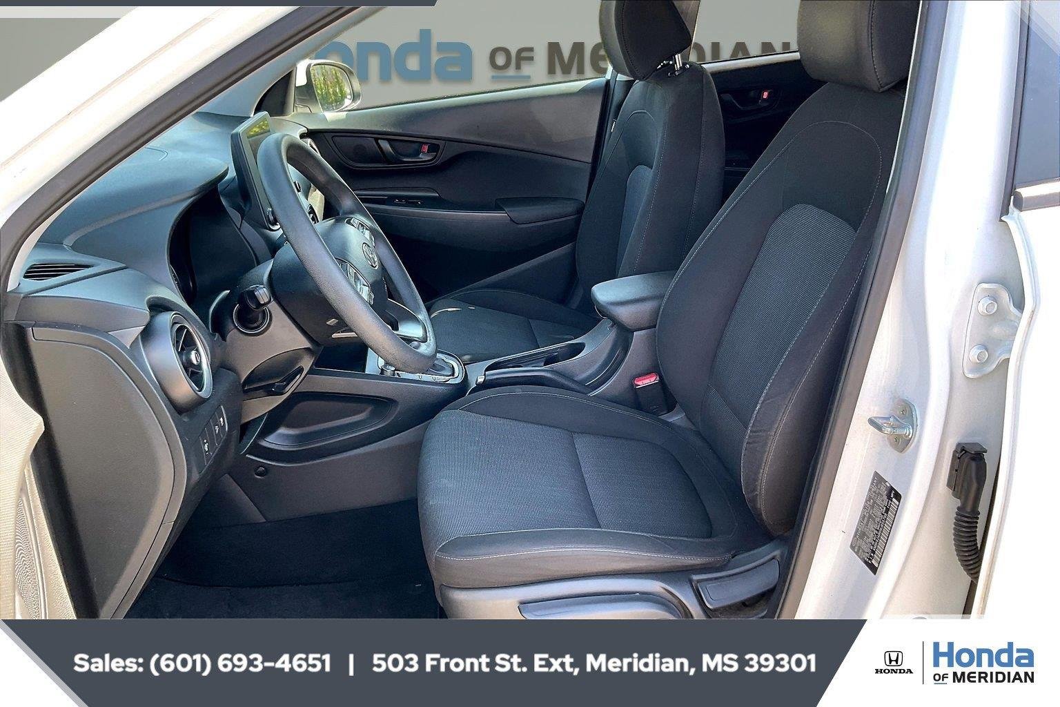 Used 2022 Lunar White Hyundai SEL image 18