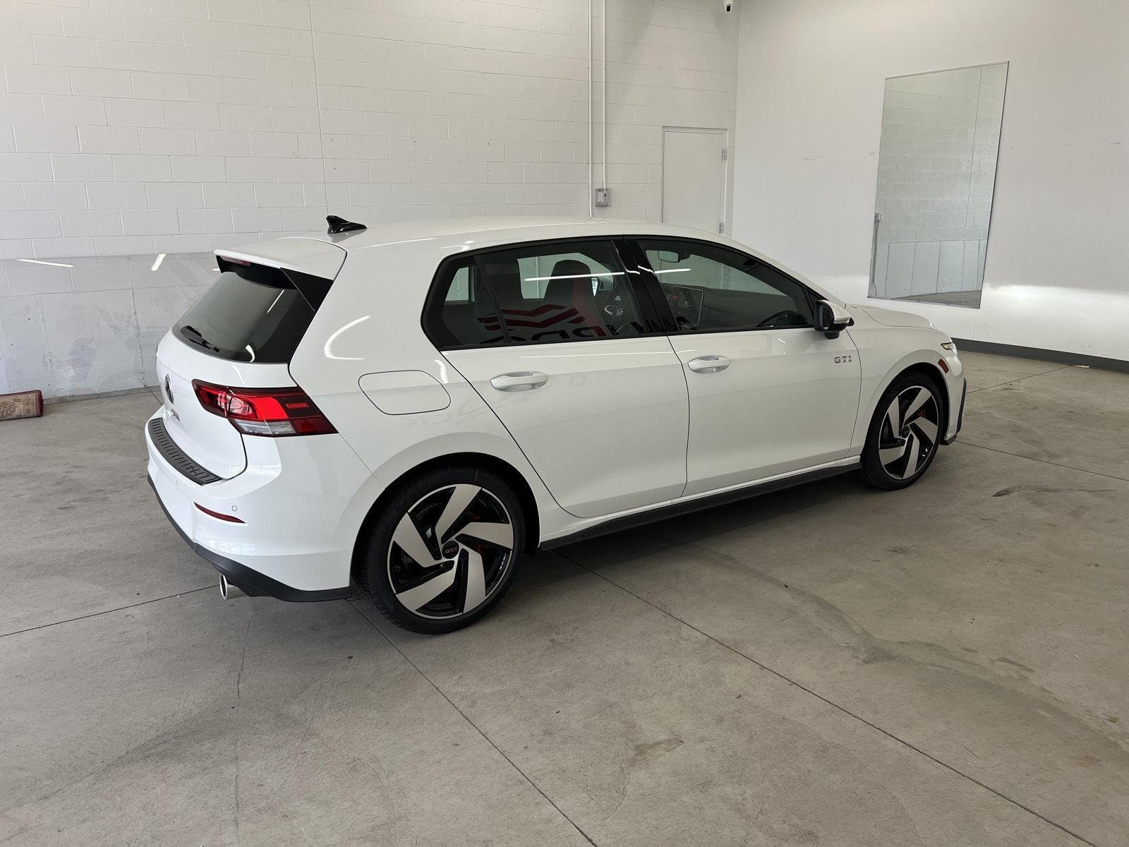 New 2026 opal white pearl Volkswagen S image 4
