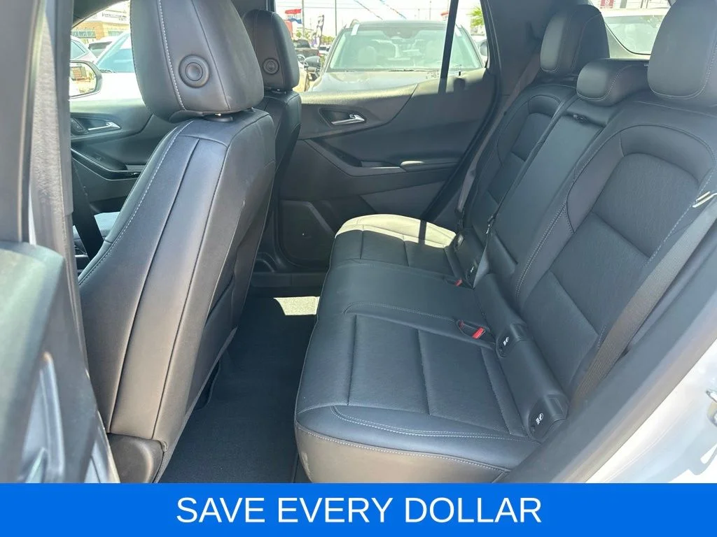 Used 2025 White Chevrolet LT image 18