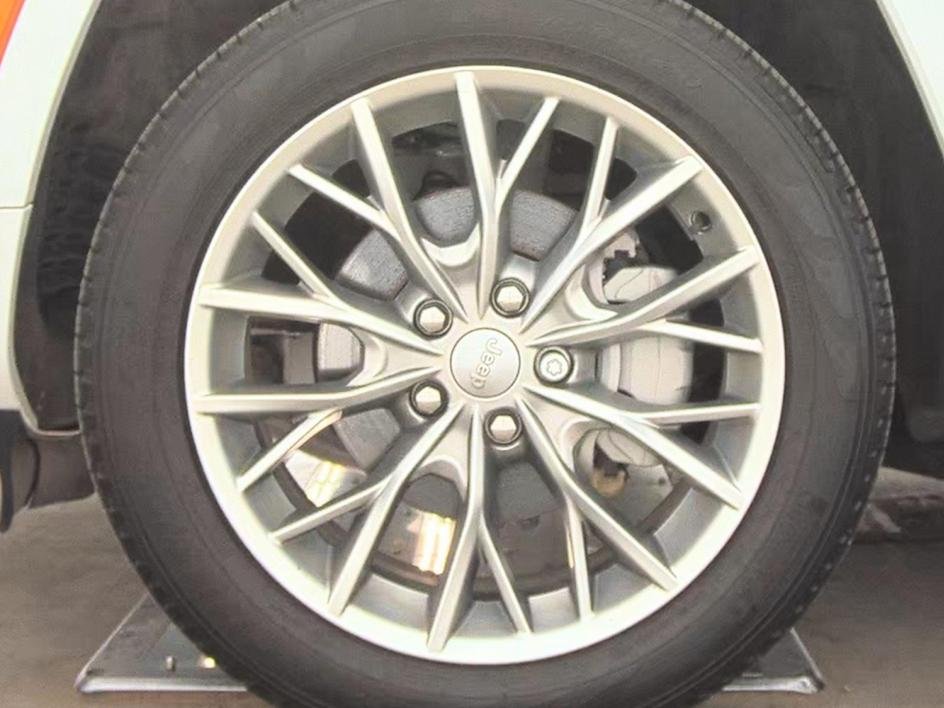 Used 2023 White Jeep Summit image 11