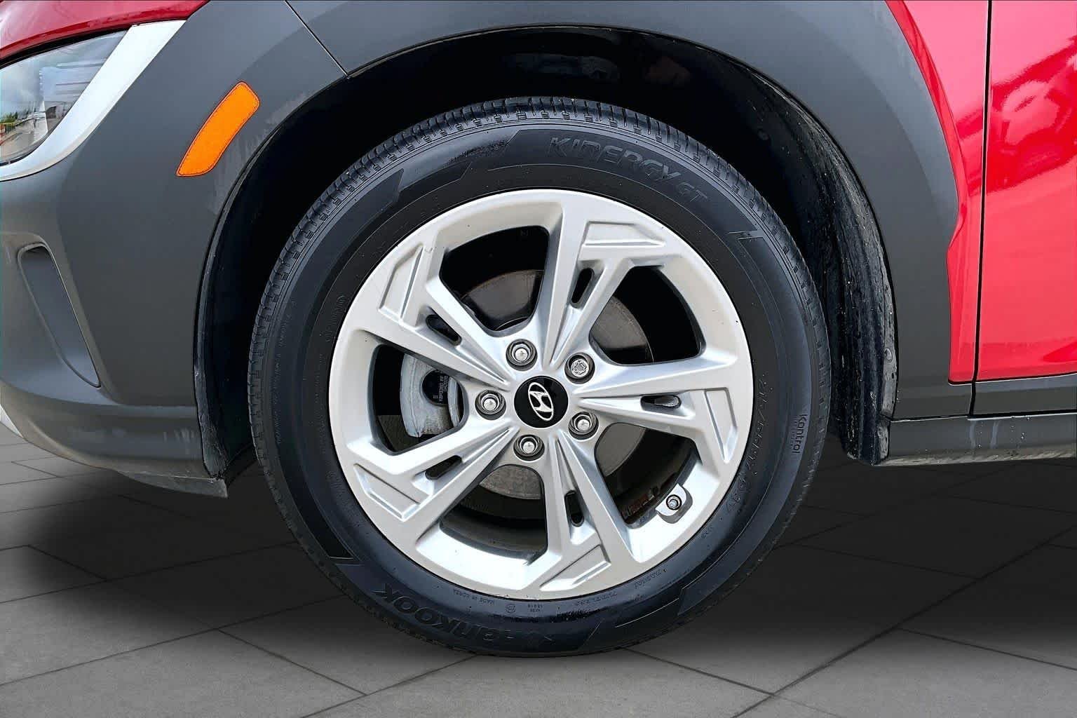 Used 2022 Pulse Red Hyundai SEL image 11