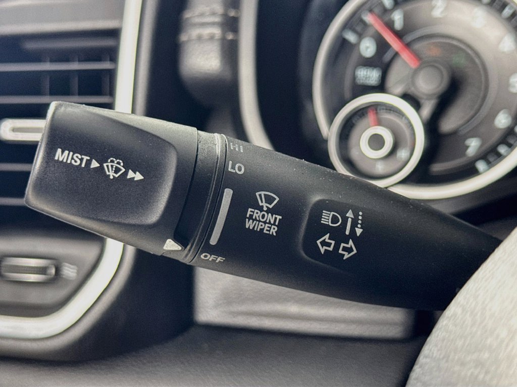 Used 2019 Diamond Black Crystal Pearlcoat Ram Laramie image 13