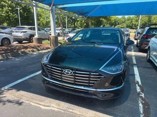 Used 2023 Onyx Black Hyundai SE image 4
