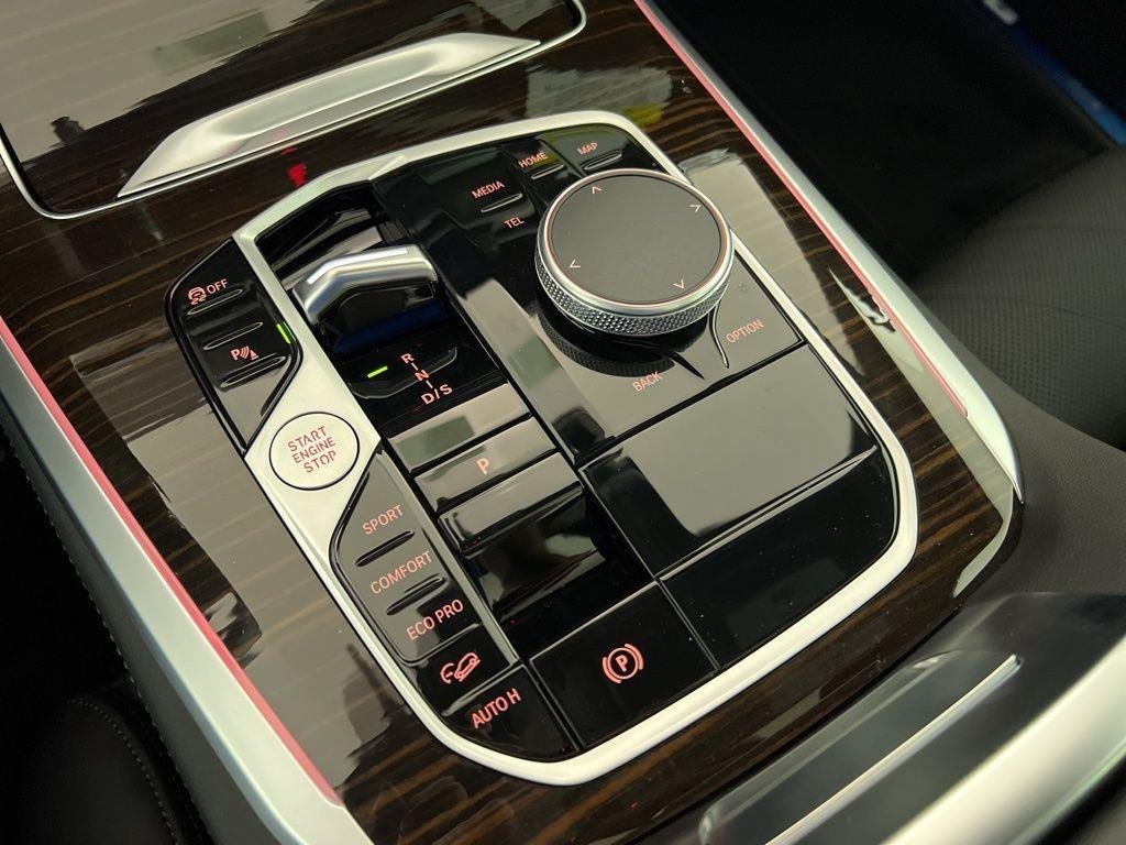 New 2026 Skyscraper Grey Metallic BMW xDrive40i image 12
