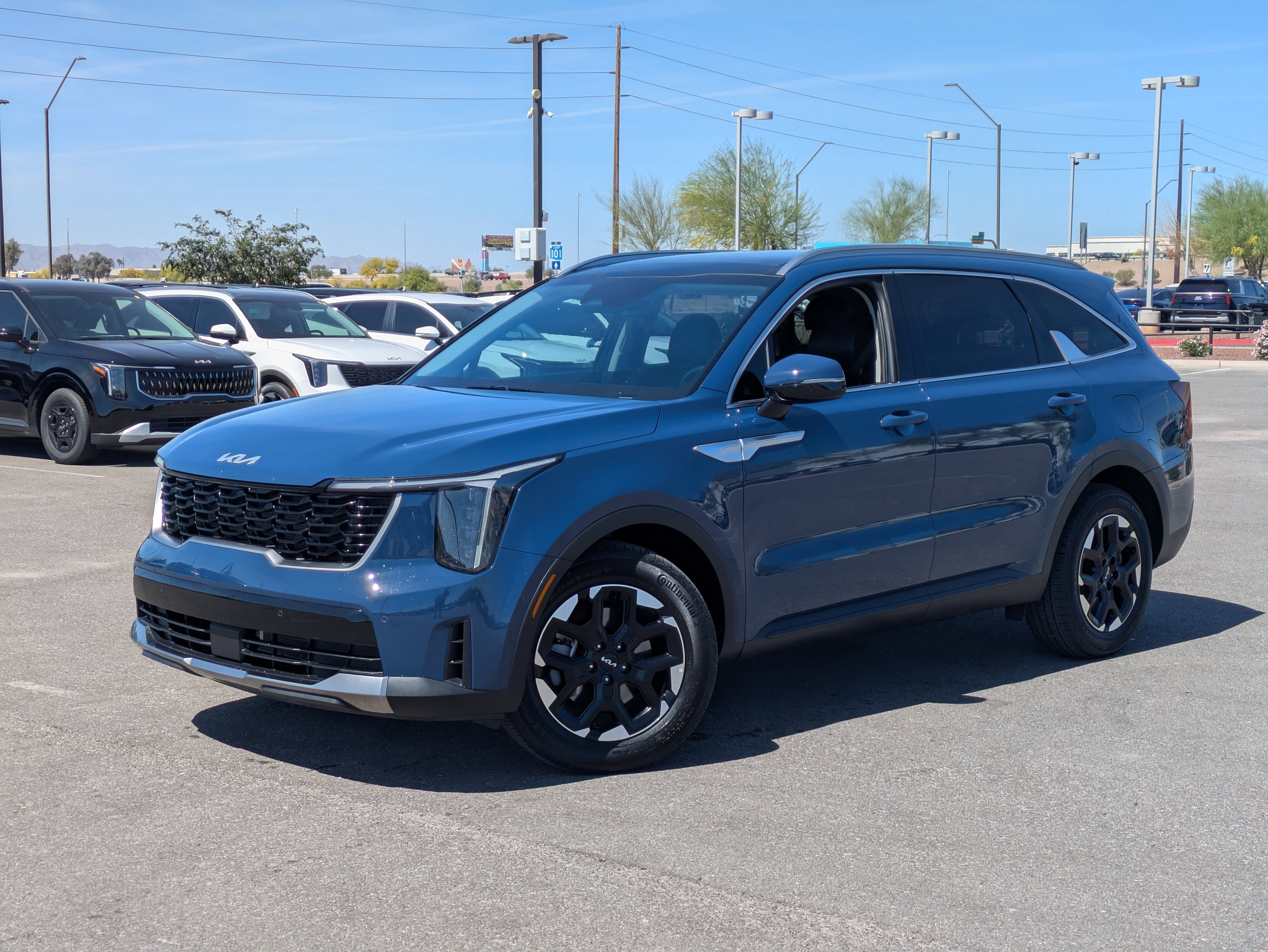 2025 Kia Sorento S - Photo 32