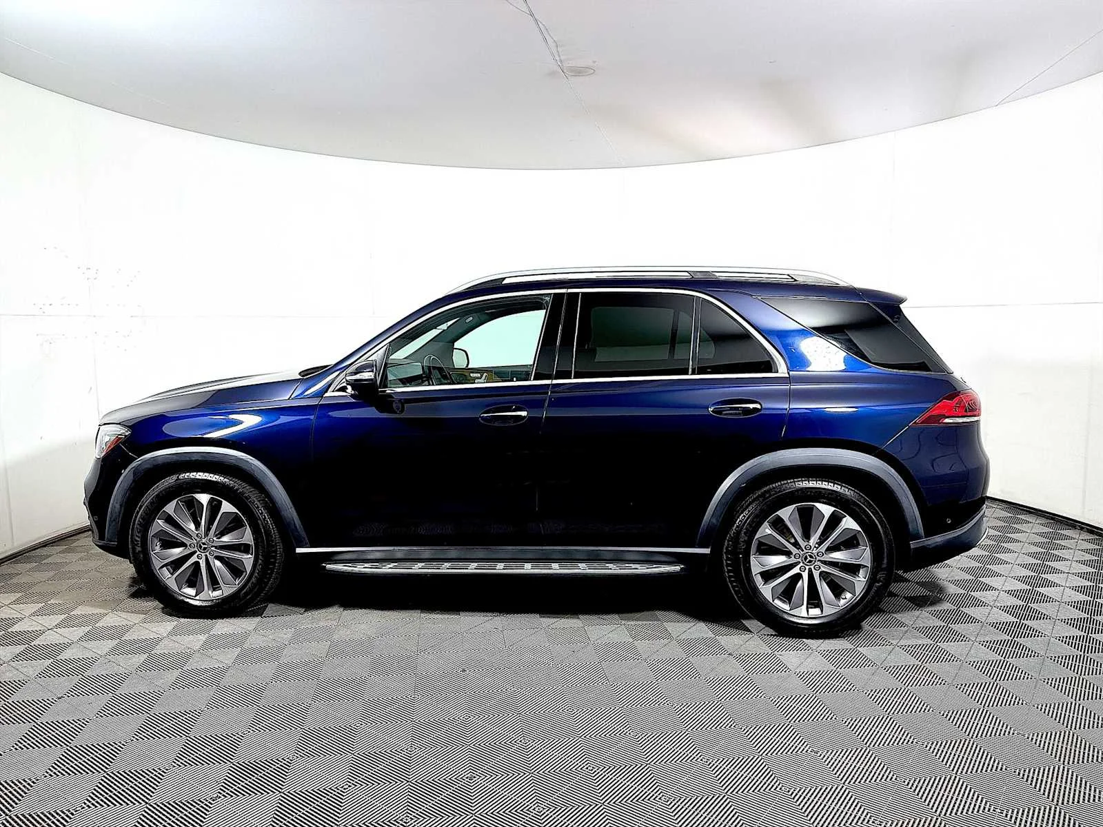 Used 2022 Lunar Blue Metallic Mercedes-Benz GLE 450 image 4