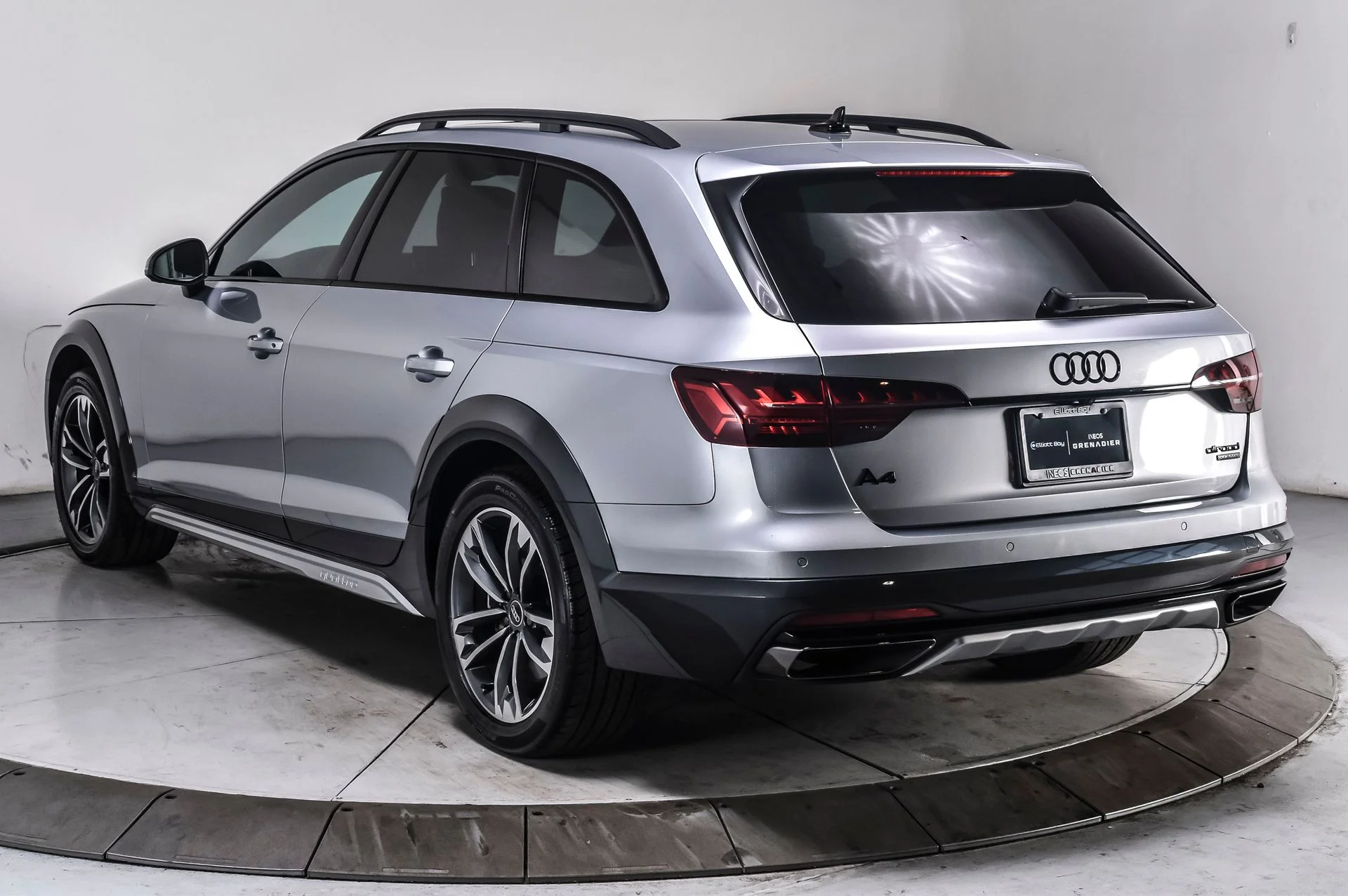 Used 2023 Florett Silver Metallic Audi 45 Premium Plus image 4