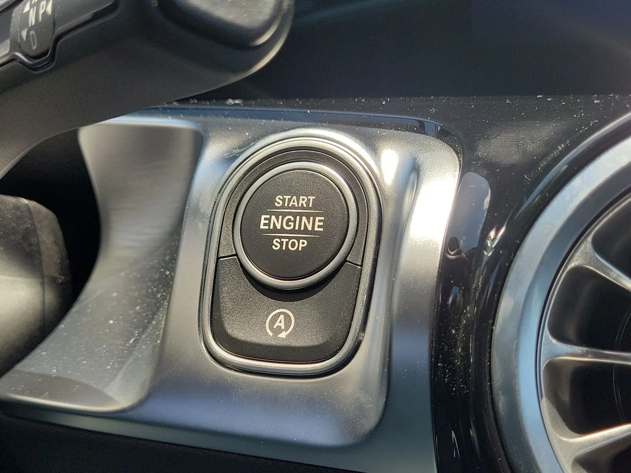 New 2026 Polar White Mercedes-Benz GLB 250 image 17