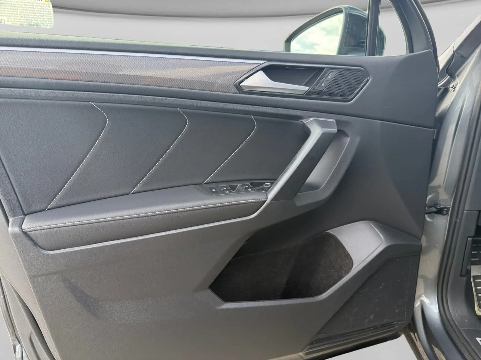 2023 Volkswagen Tiguan SE R-LINE BLACK - Photo 10
