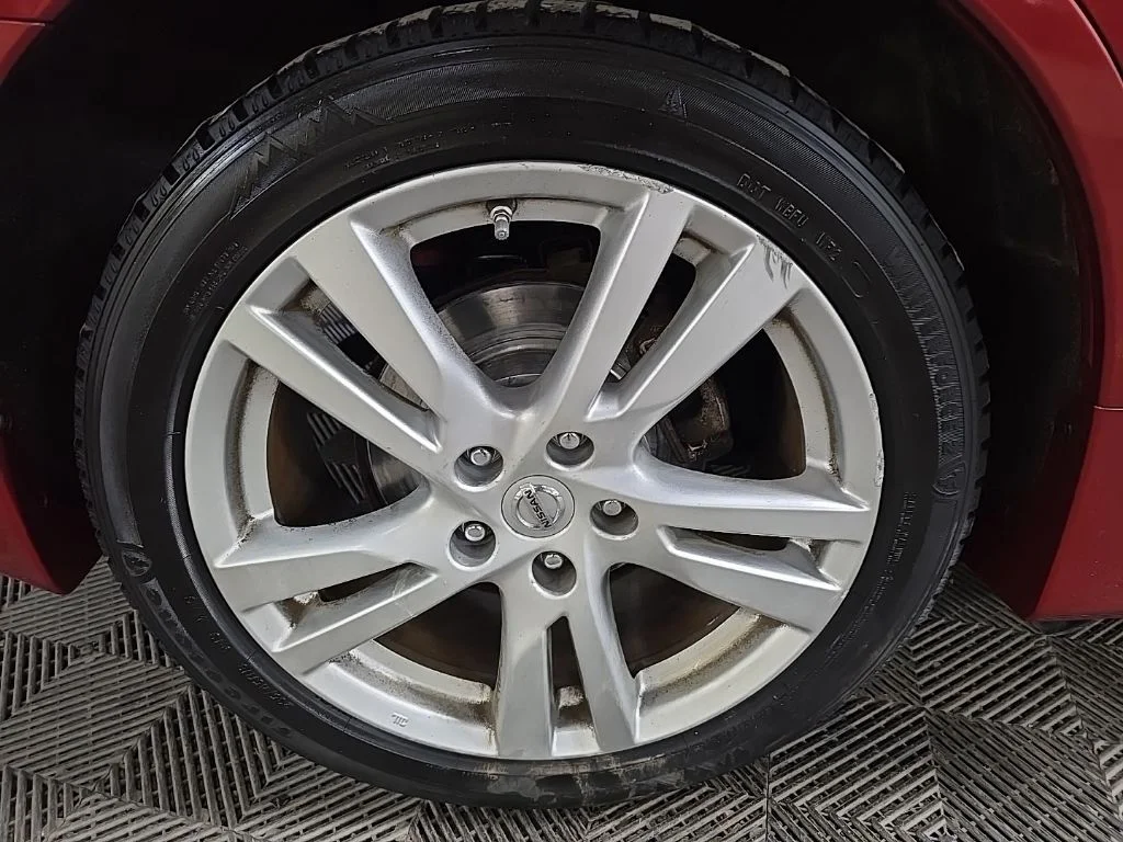 Used 2015 Red Nissan 3.5 SL image 14