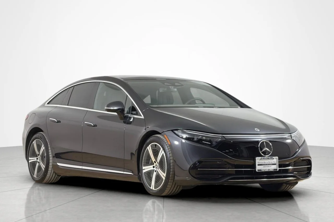 Certified Used 2023 Graphite Grey Metallic Mercedes-Benz EQS 450+ image 7