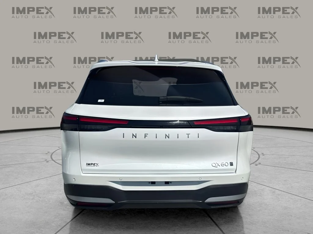 Used 2026 White INFINITI LUXE image 4