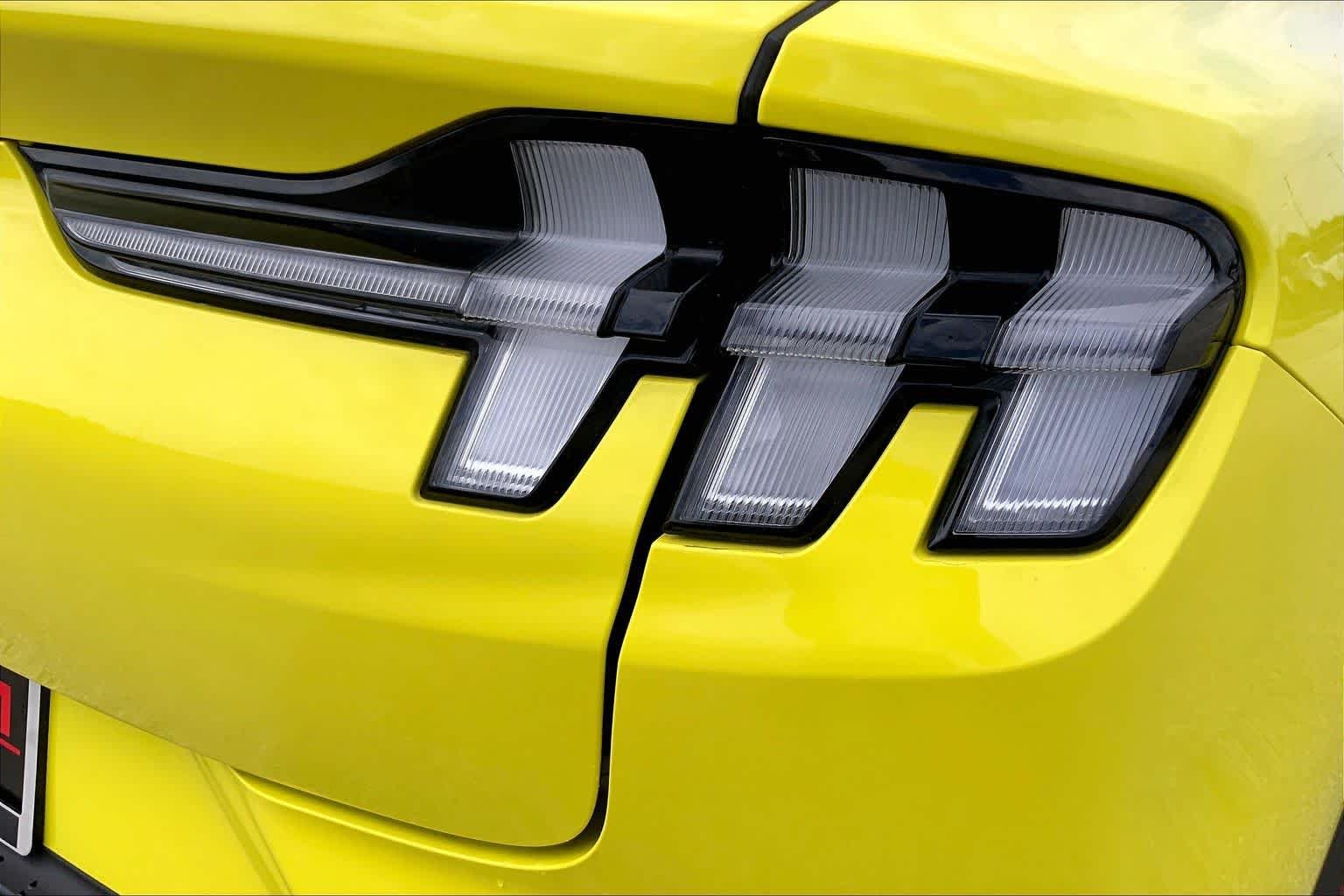 Used 2025 Grabber Yellow Ford Select image 29