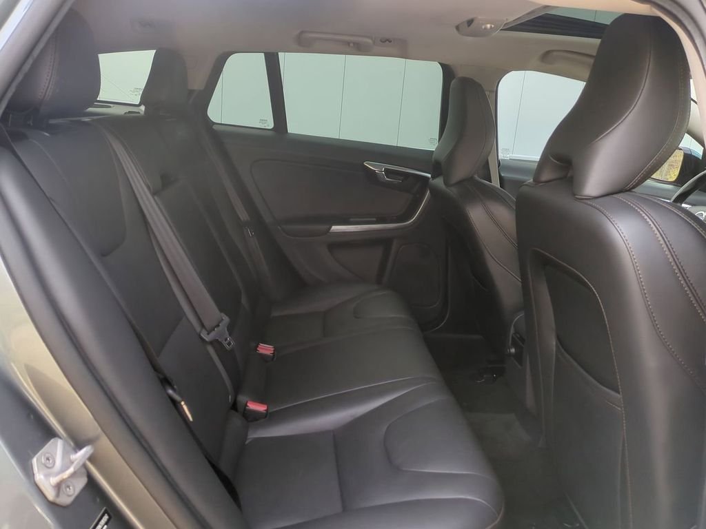 Used 2016 Gray Volvo T5 image 26