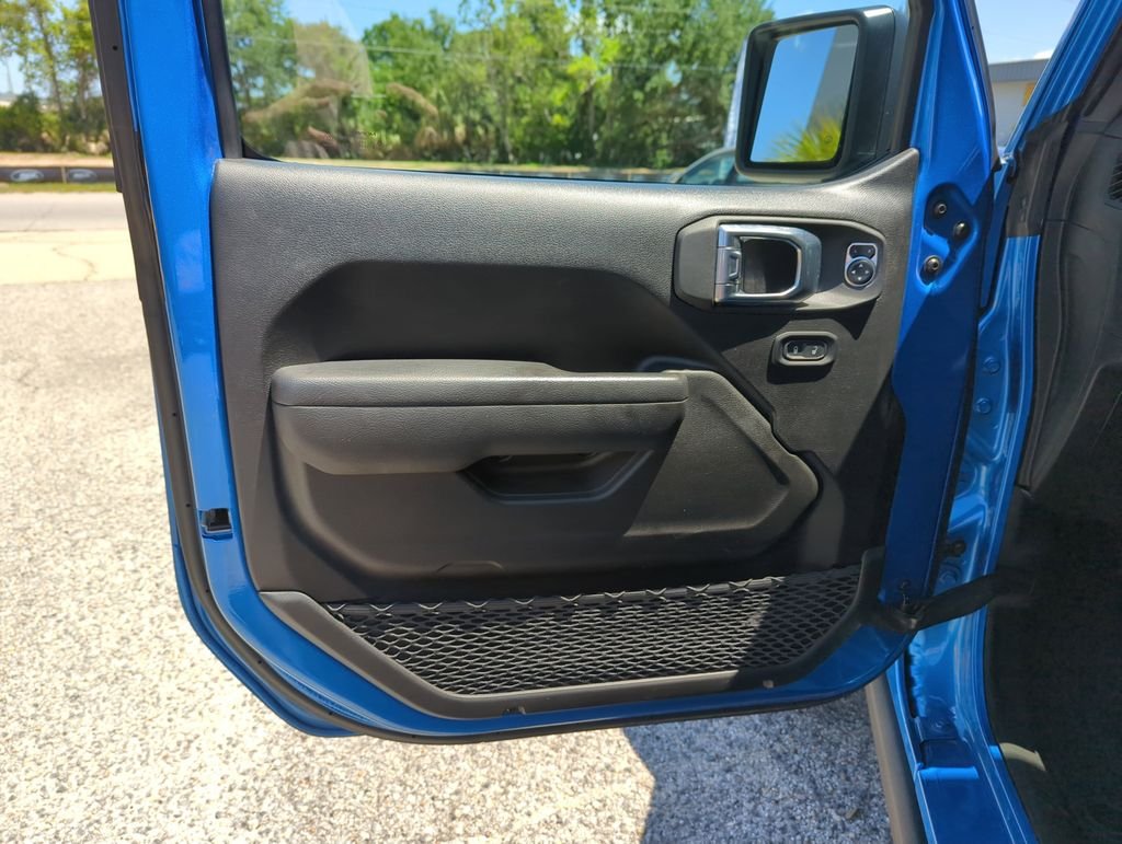 Used 2025 Blue Jeep Willys image 18