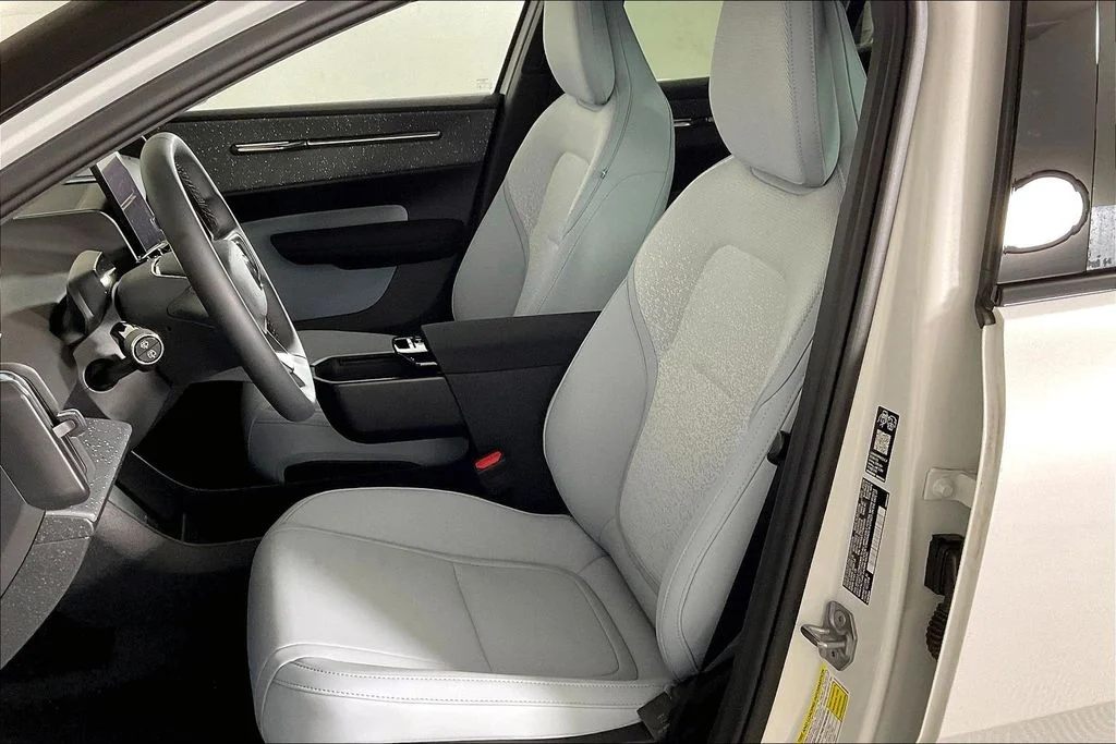 New 2026 White Volvo Twin Motor Performance Ultra image 7