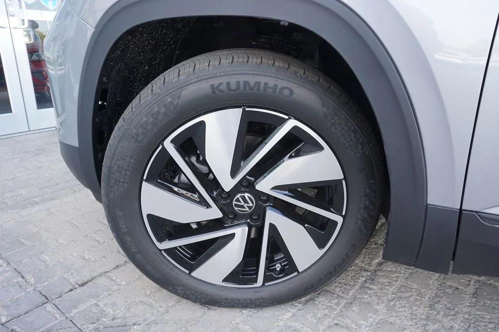 New 2026 Silver Volkswagen 2.0T SE w/Technology image 35