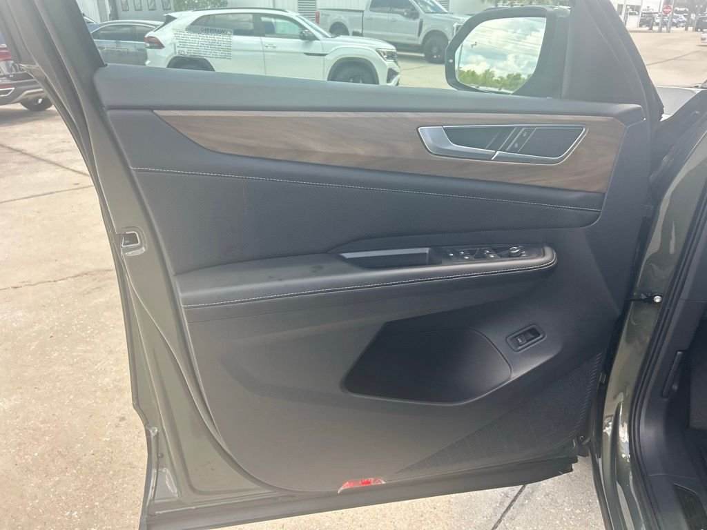 New 2026 Green Volkswagen 2.0T SE w/Technology image 48