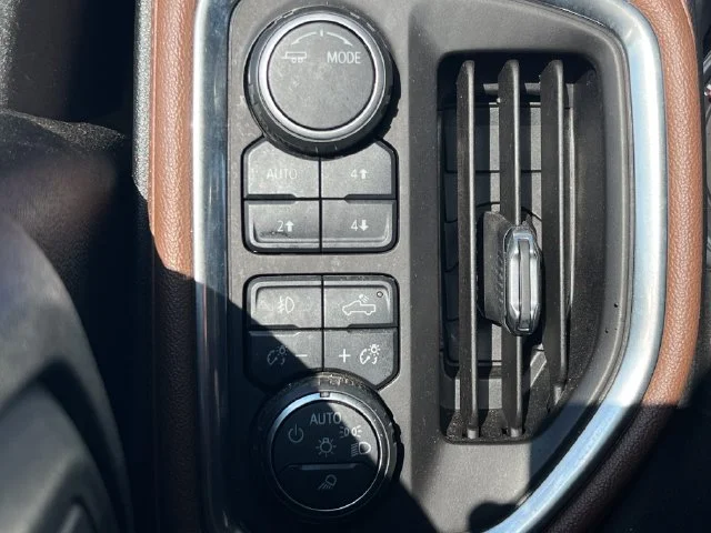 Used 2020 Gray Chevrolet High Country image 27