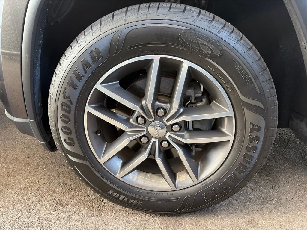 Used 2018 Gray Jeep Laredo E image 15