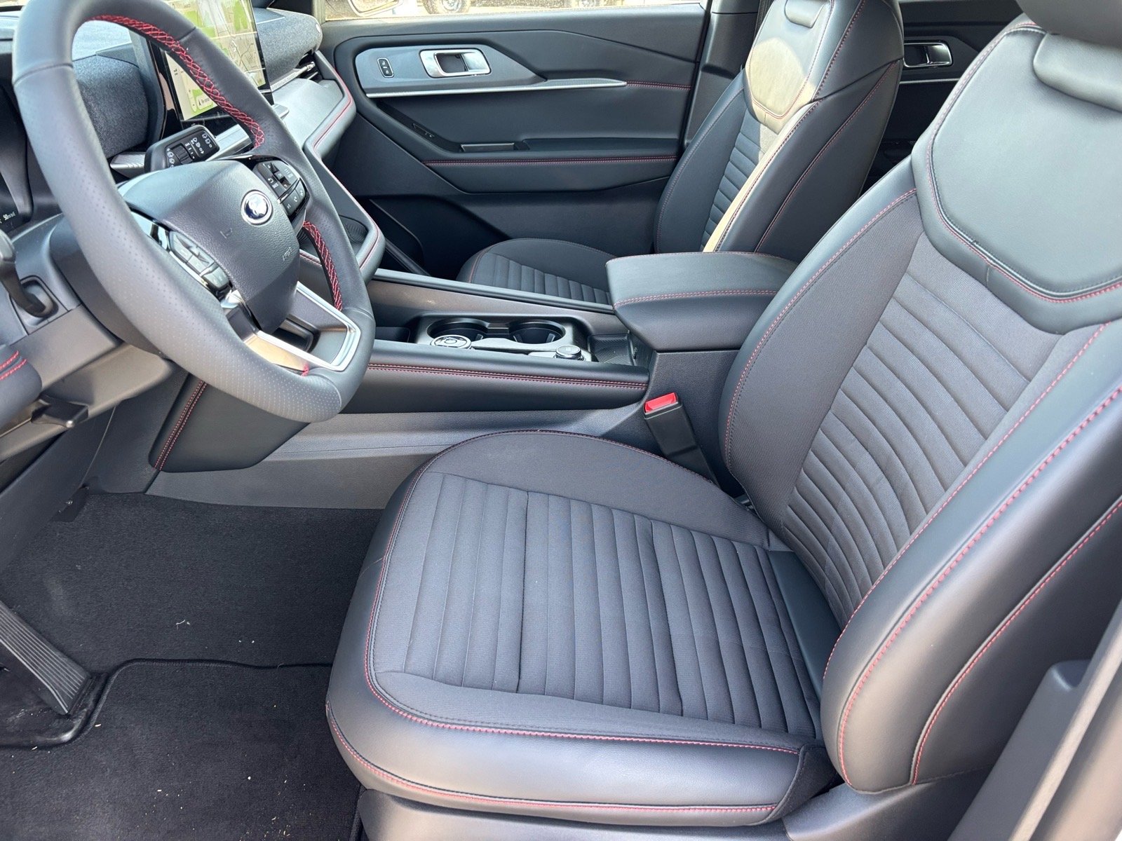New 2026 Space White Metallic Ford ST-Line image 9