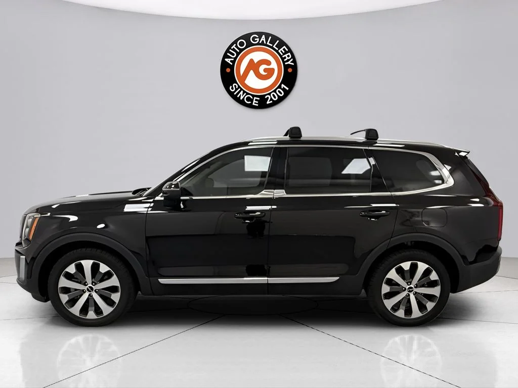 Used 2022 Black Kia EX image 7