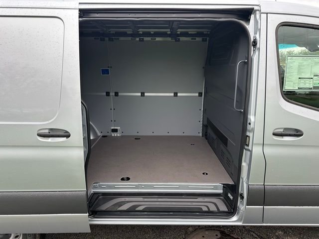 New 2026 High-tech silver metallic Mercedes-Benz Cargo 144 WB image 29